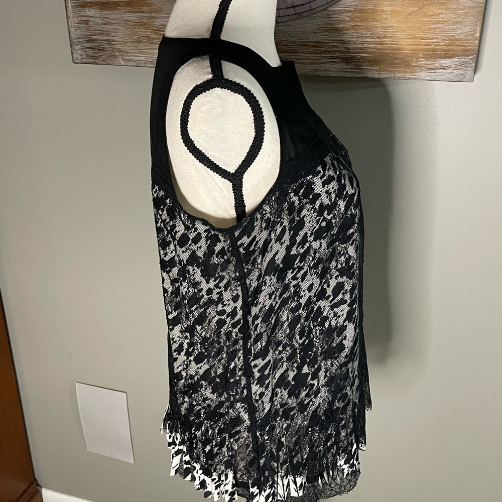 Ann Taylor Black and White Lace Sleeveless Top - Picture 5 of 10